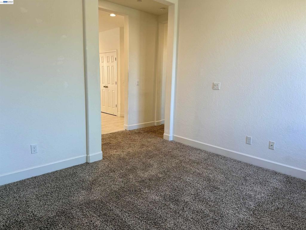 937 Lindsay Ln, Clovis, CA 93619