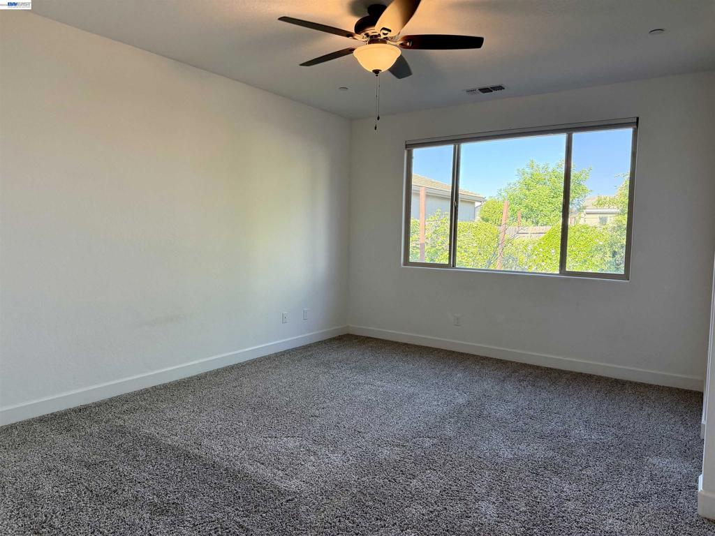 937 Lindsay Ln, Clovis, CA 93619