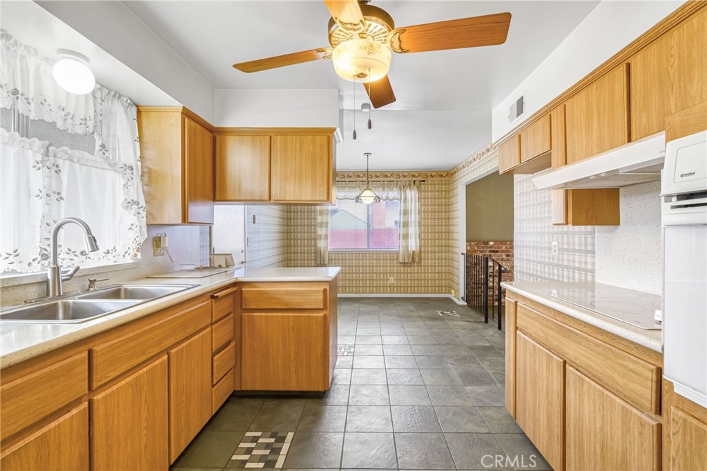 1606 Barstow, Clovis, CA 93611