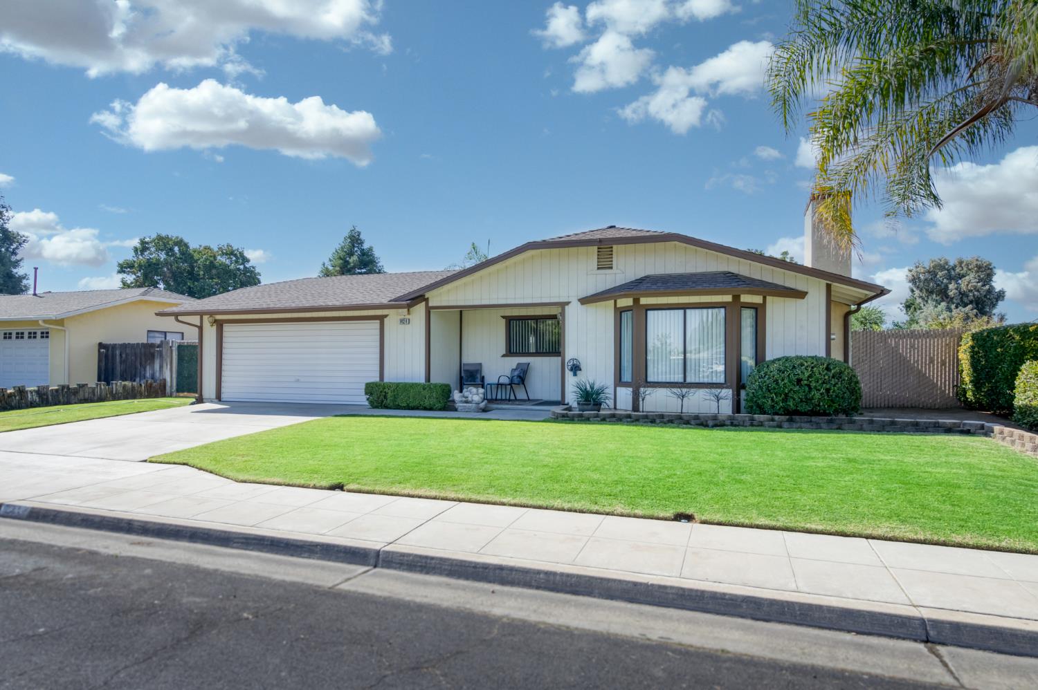 1424 Tarpey Dr, Clovis, CA 93611