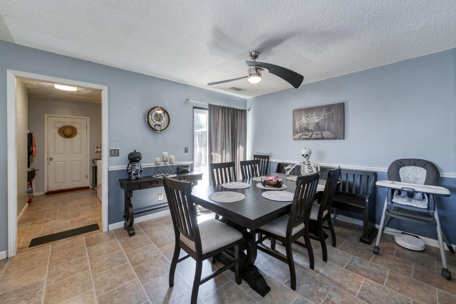 1424 Tarpey Dr, Clovis, CA 93611