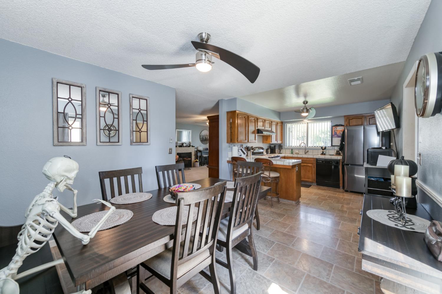 1424 Tarpey Dr, Clovis, CA 93611