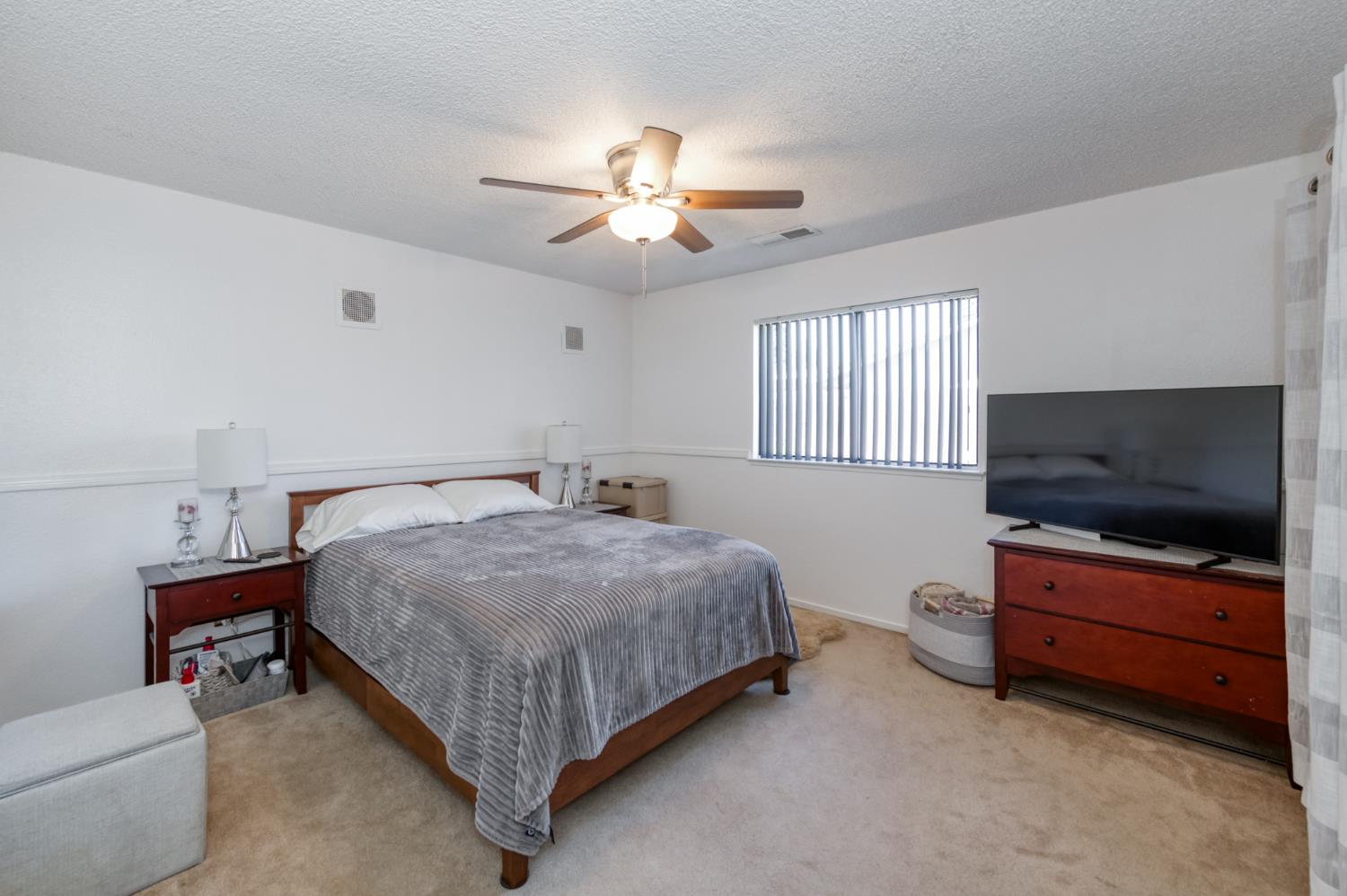 1424 Tarpey Dr, Clovis, CA 93611