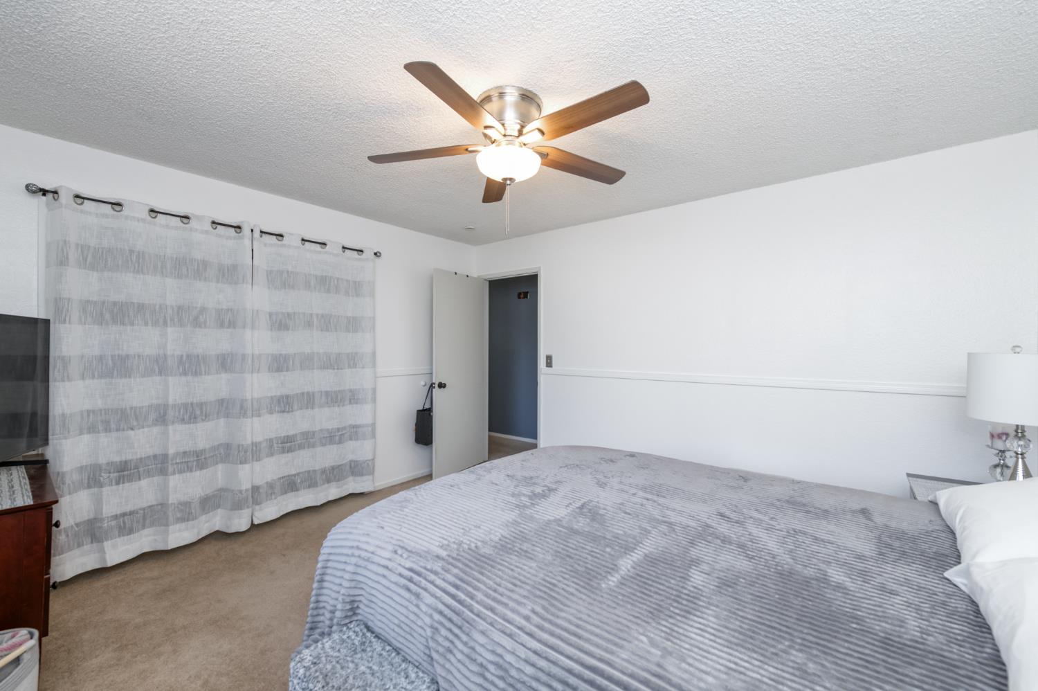 1424 Tarpey Dr, Clovis, CA 93611