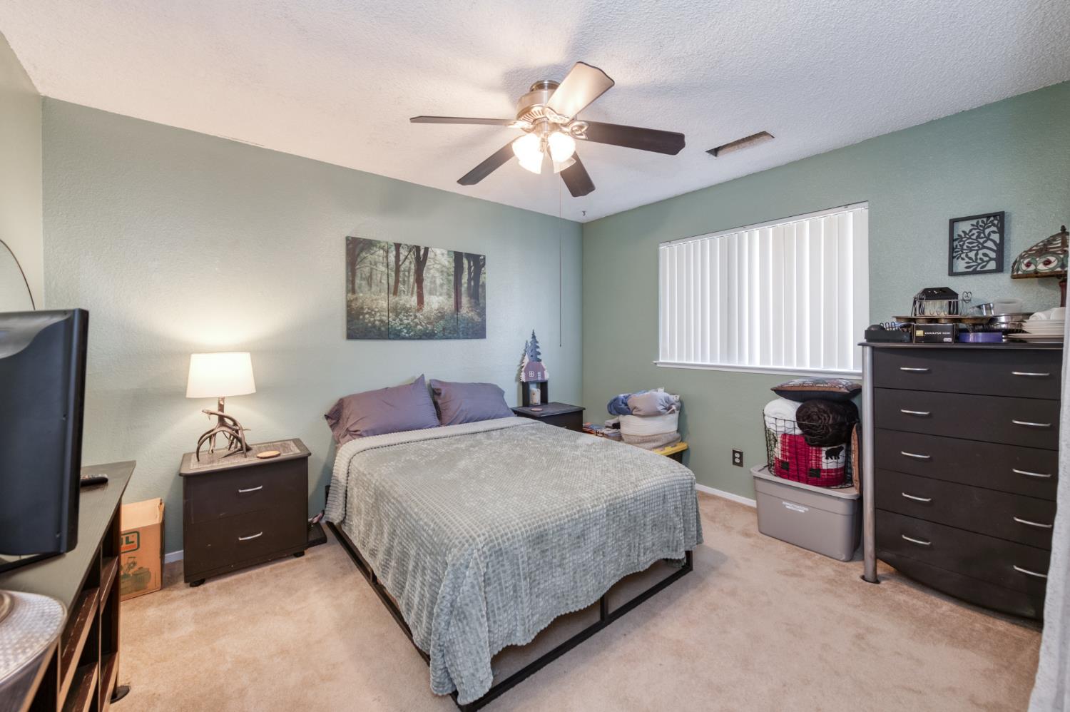 1424 Tarpey Dr, Clovis, CA 93611