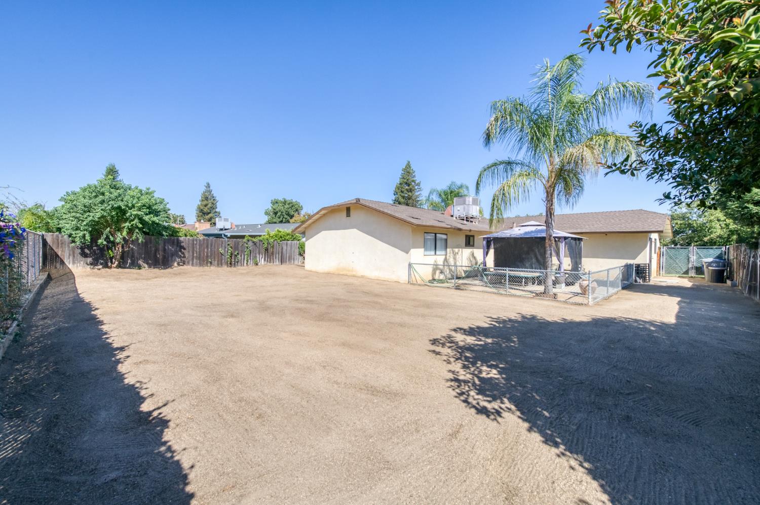 1424 Tarpey Dr, Clovis, CA 93611