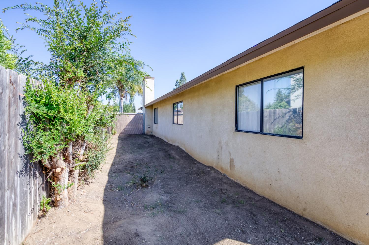 1424 Tarpey Dr, Clovis, CA 93611