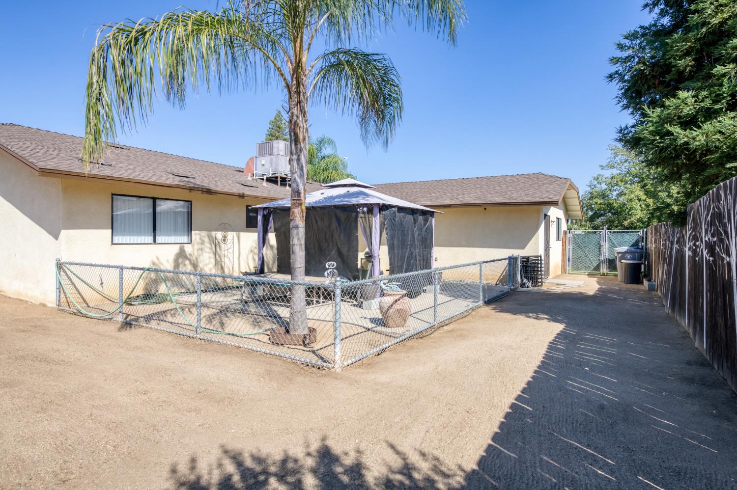 1424 Tarpey Dr, Clovis, CA 93611