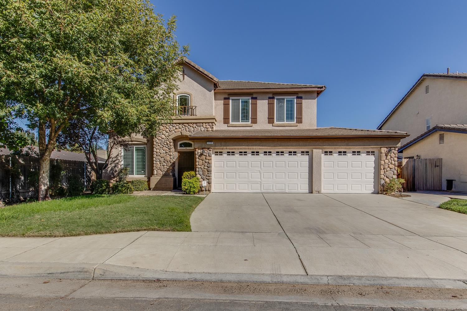 3239 Park Ave, Clovis, CA 93611