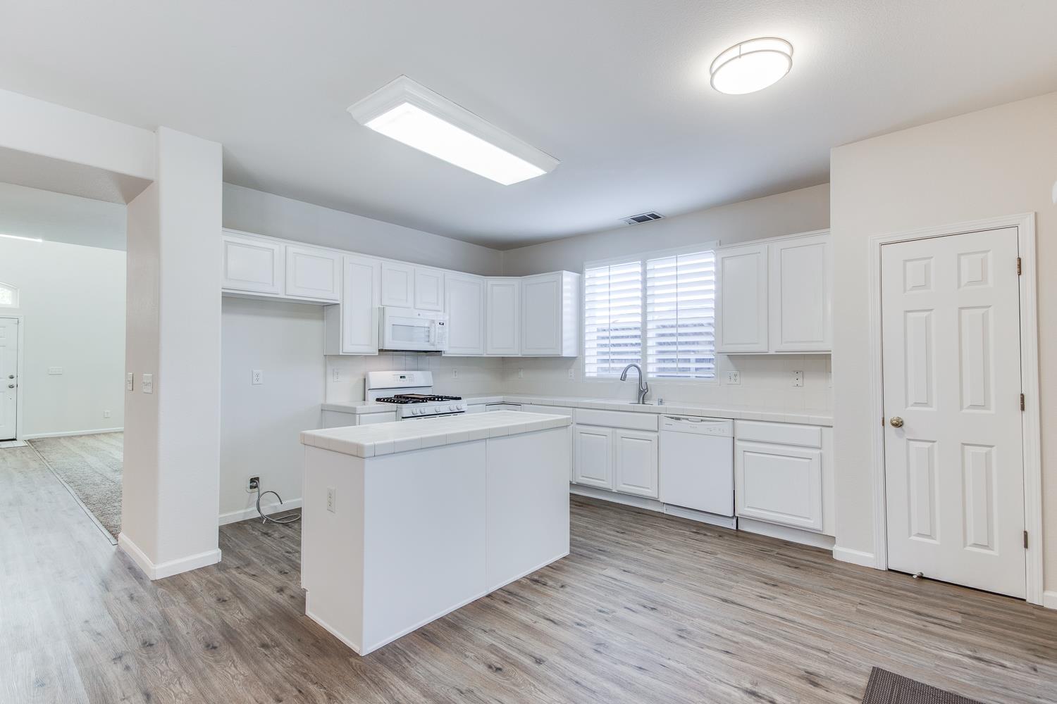 3239 Park Ave, Clovis, CA 93611