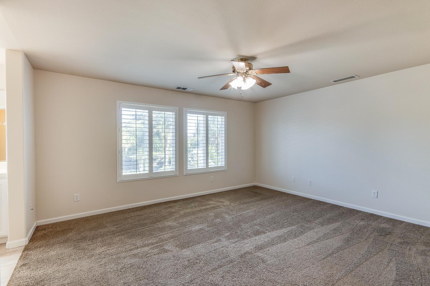 3239 Park Ave, Clovis, CA 93611