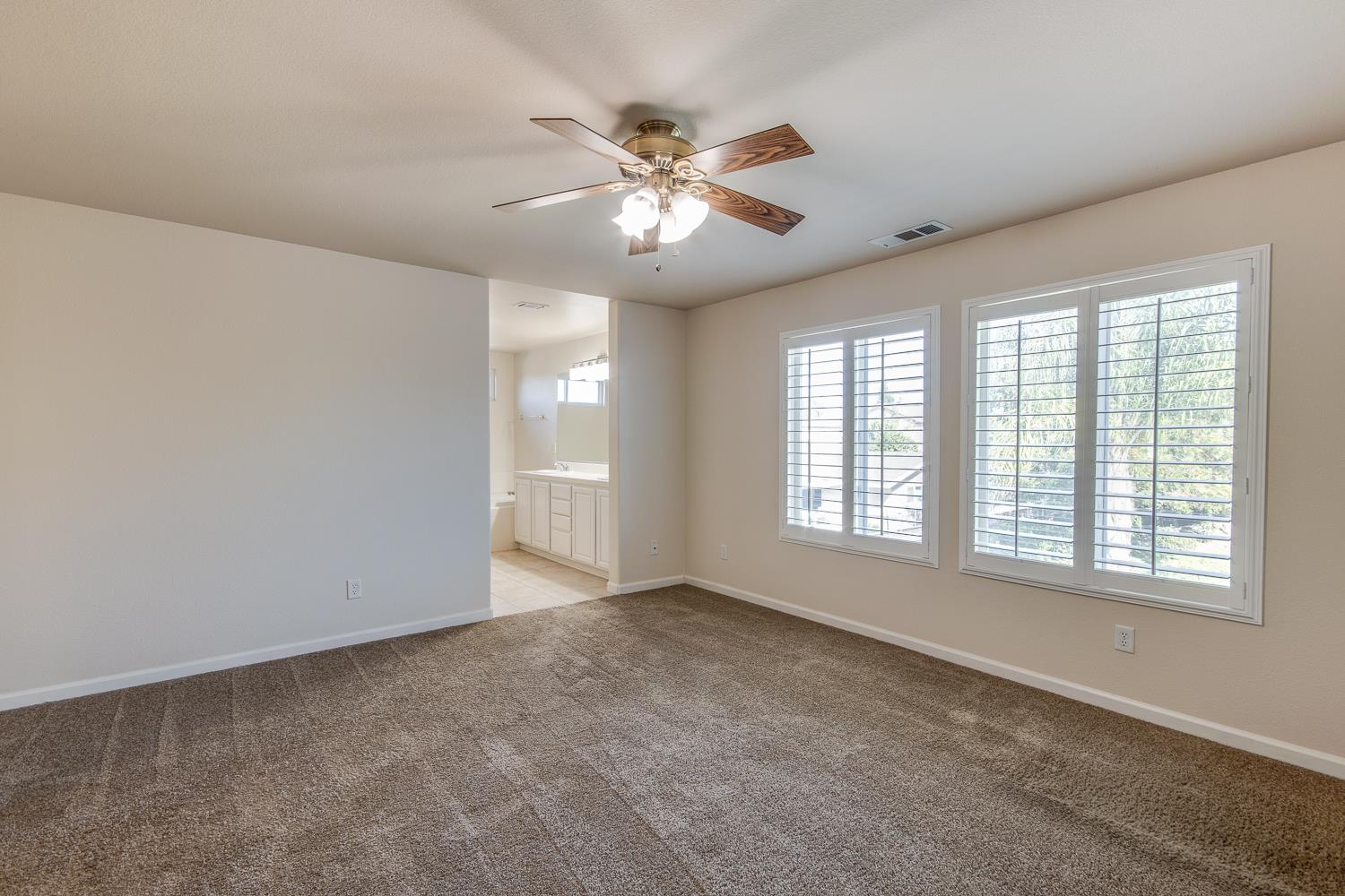3239 Park Ave, Clovis, CA 93611