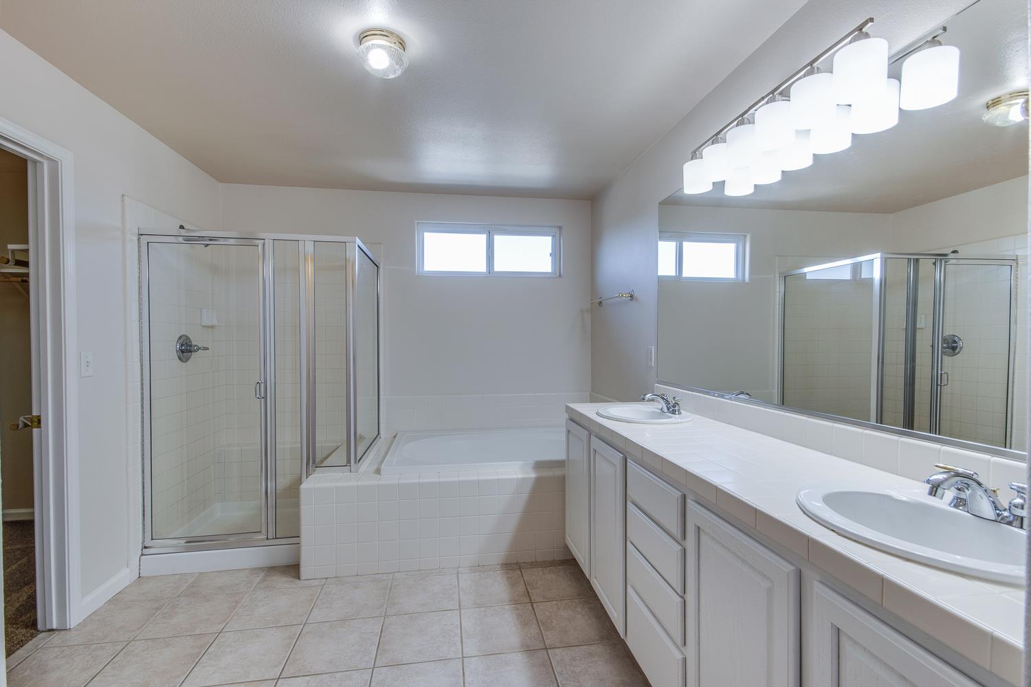 3239 Park Ave, Clovis, CA 93611