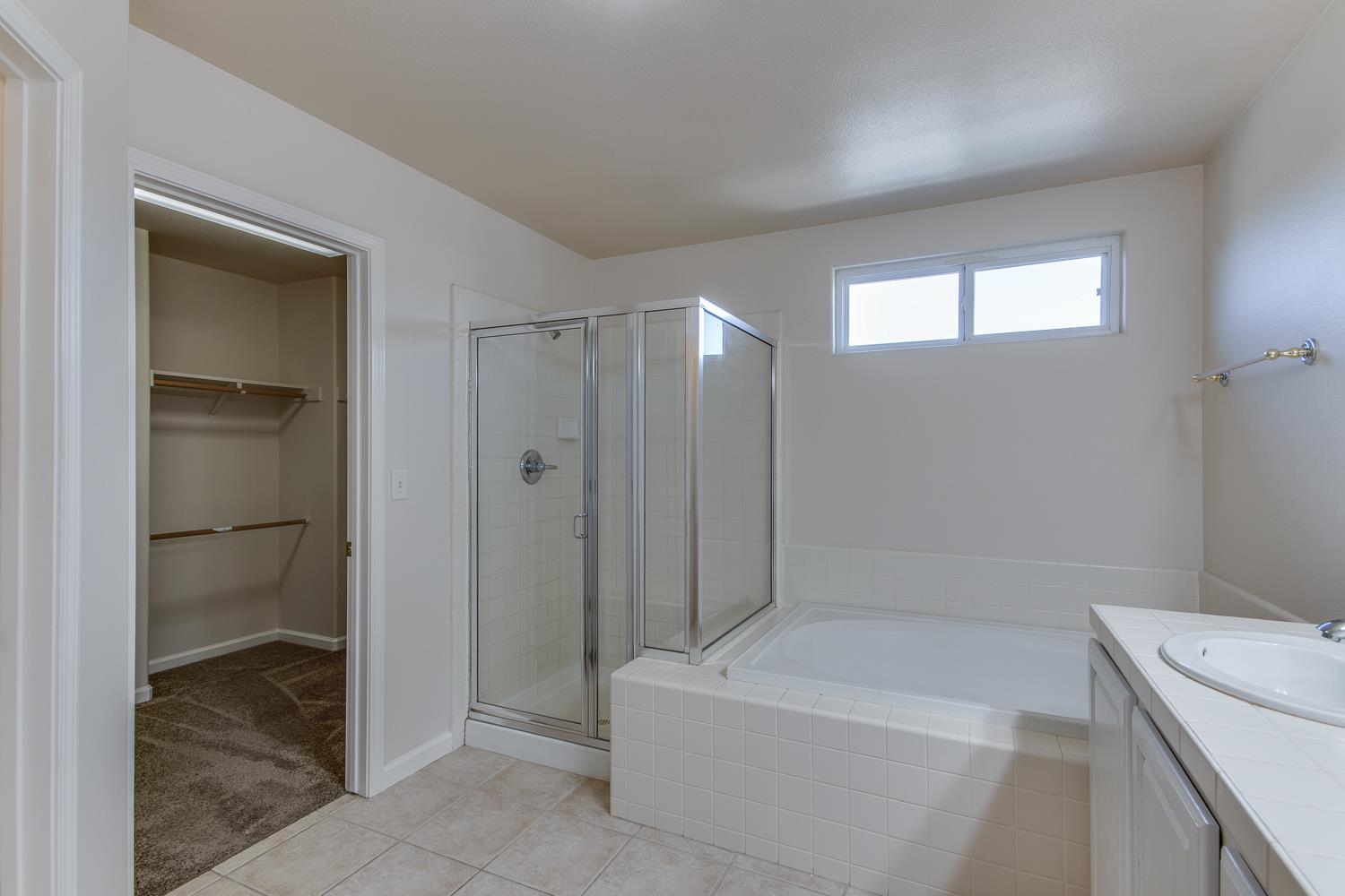 3239 Park Ave, Clovis, CA 93611