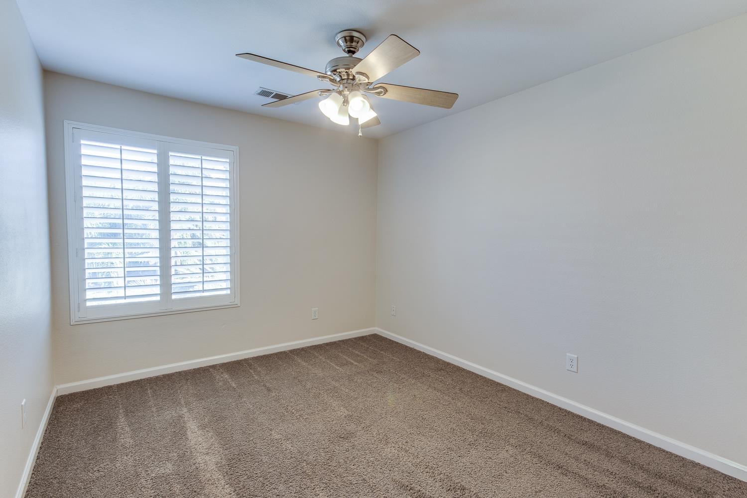 3239 Park Ave, Clovis, CA 93611