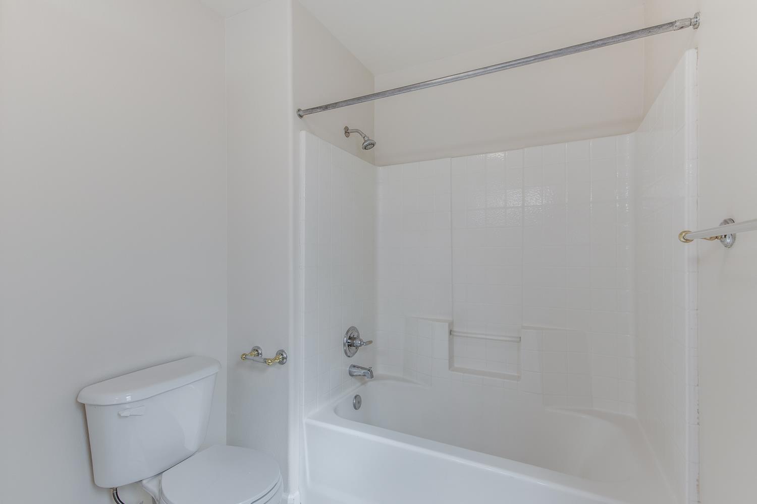 3239 Park Ave, Clovis, CA 93611