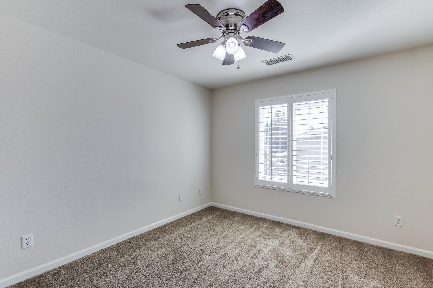 3239 Park Ave, Clovis, CA 93611