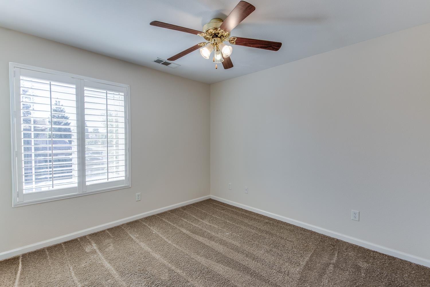 3239 Park Ave, Clovis, CA 93611