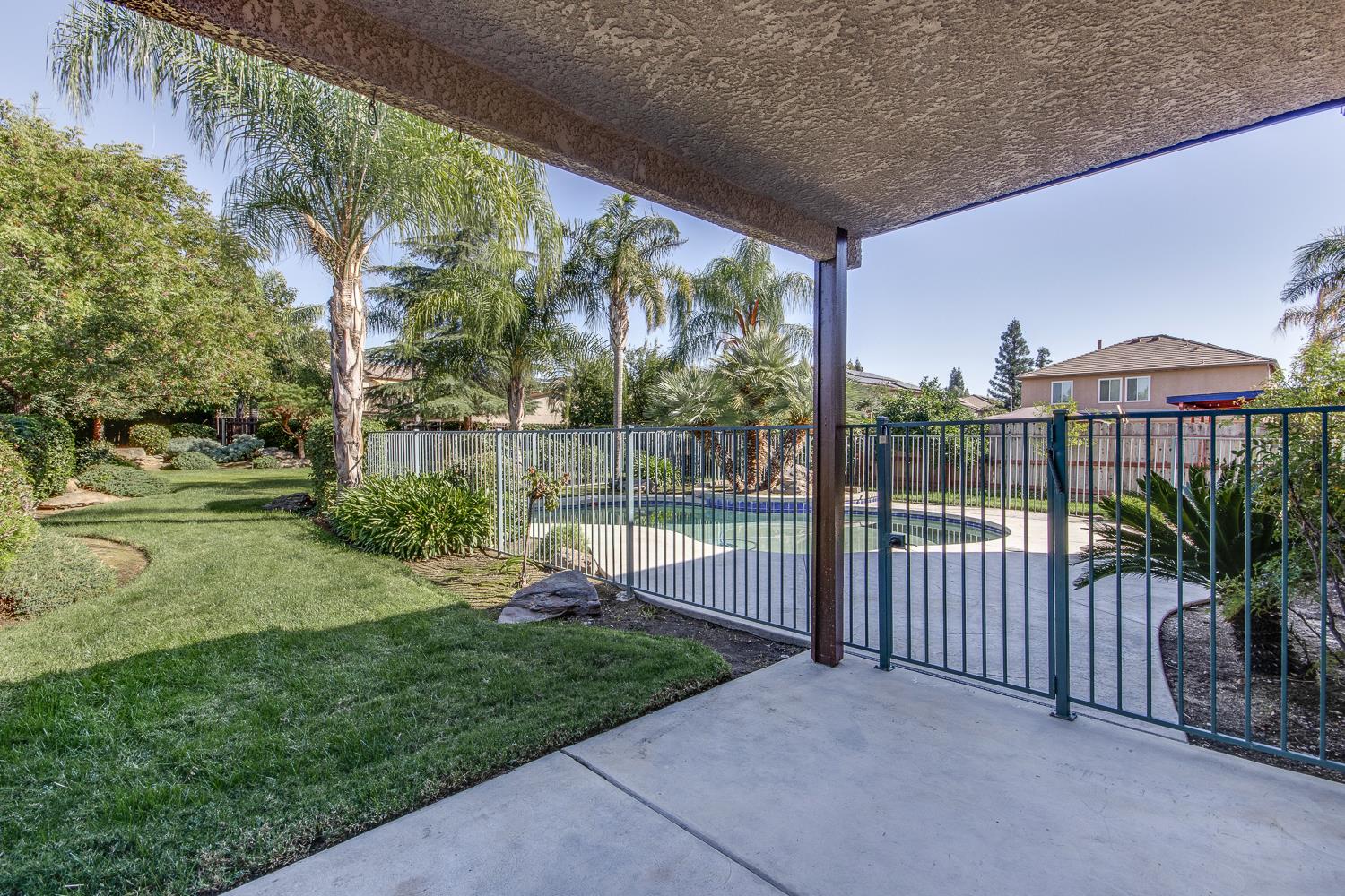 3239 Park Ave, Clovis, CA 93611