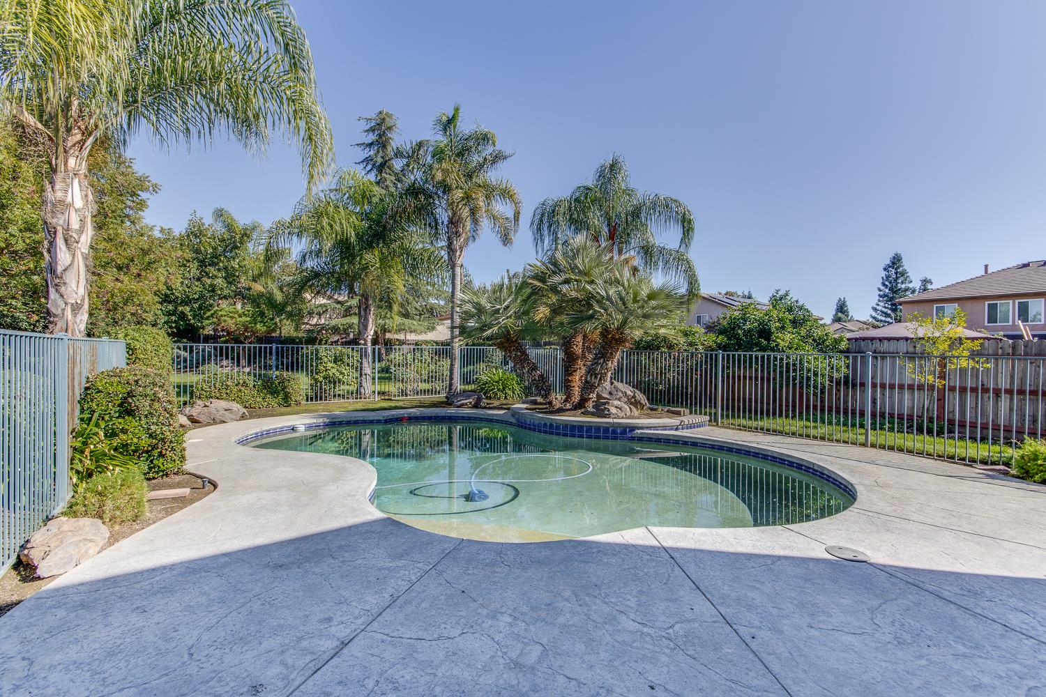 3239 Park Ave, Clovis, CA 93611
