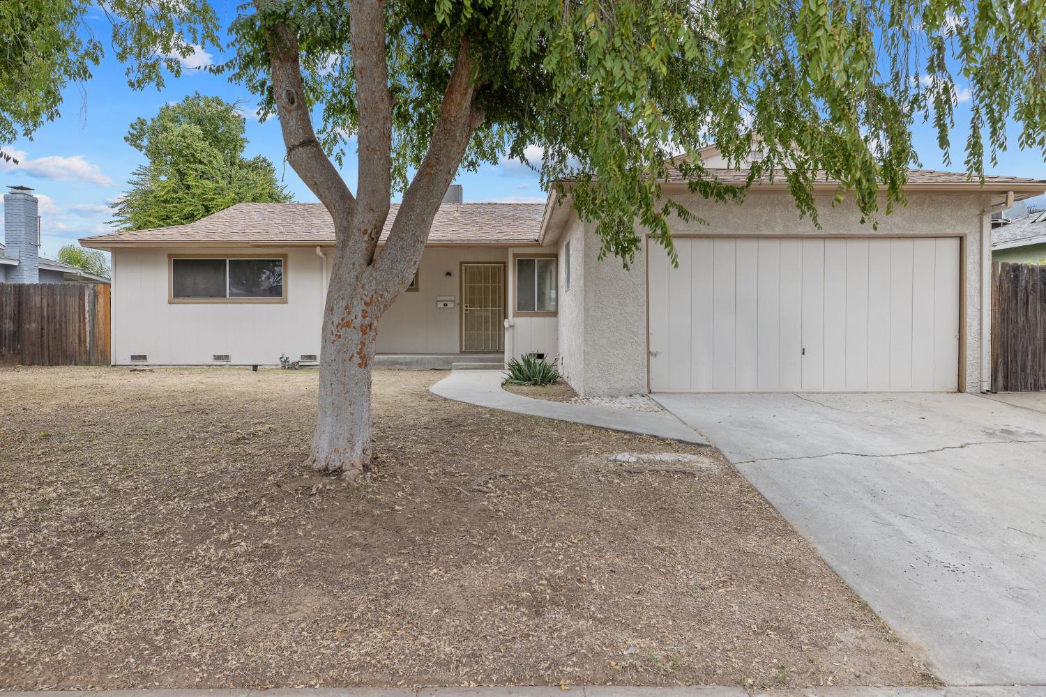 91 W Richert Ave, Clovis, CA 93612