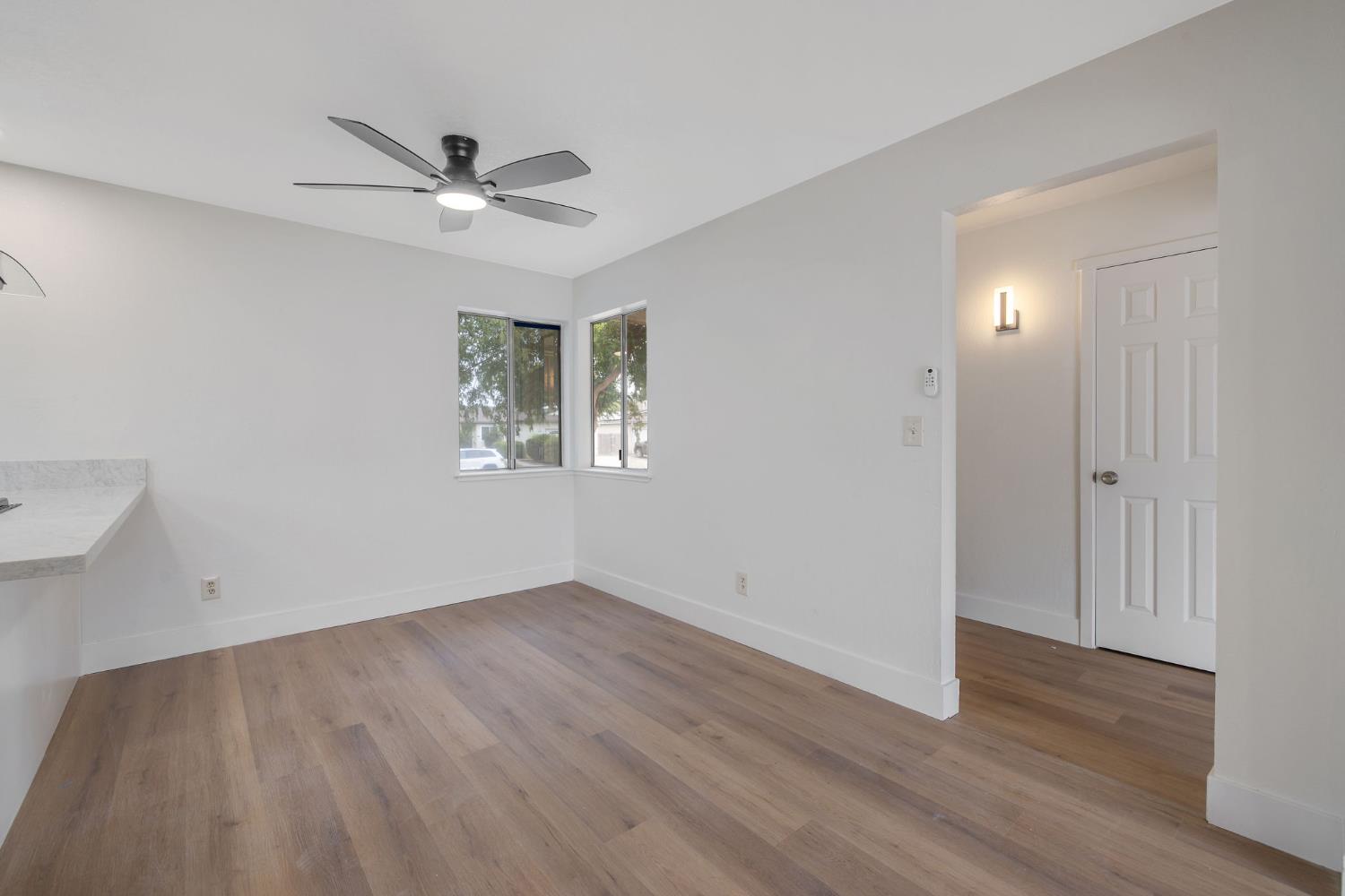 91 W Richert Ave, Clovis, CA 93612