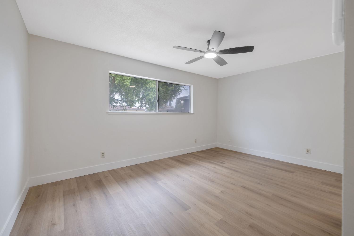 91 W Richert Ave, Clovis, CA 93612