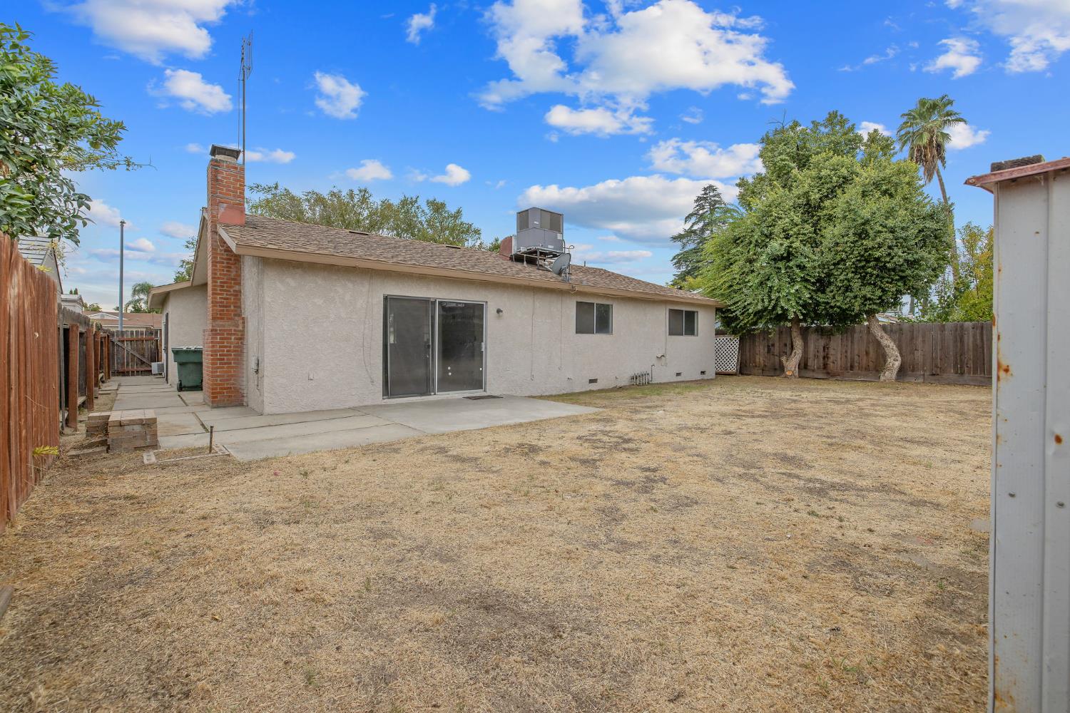 91 W Richert Ave, Clovis, CA 93612