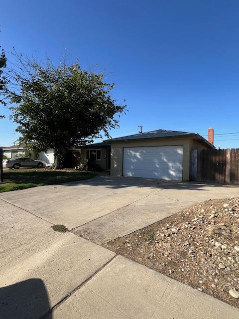 821 W Fairmont, Clovis, CA 93612