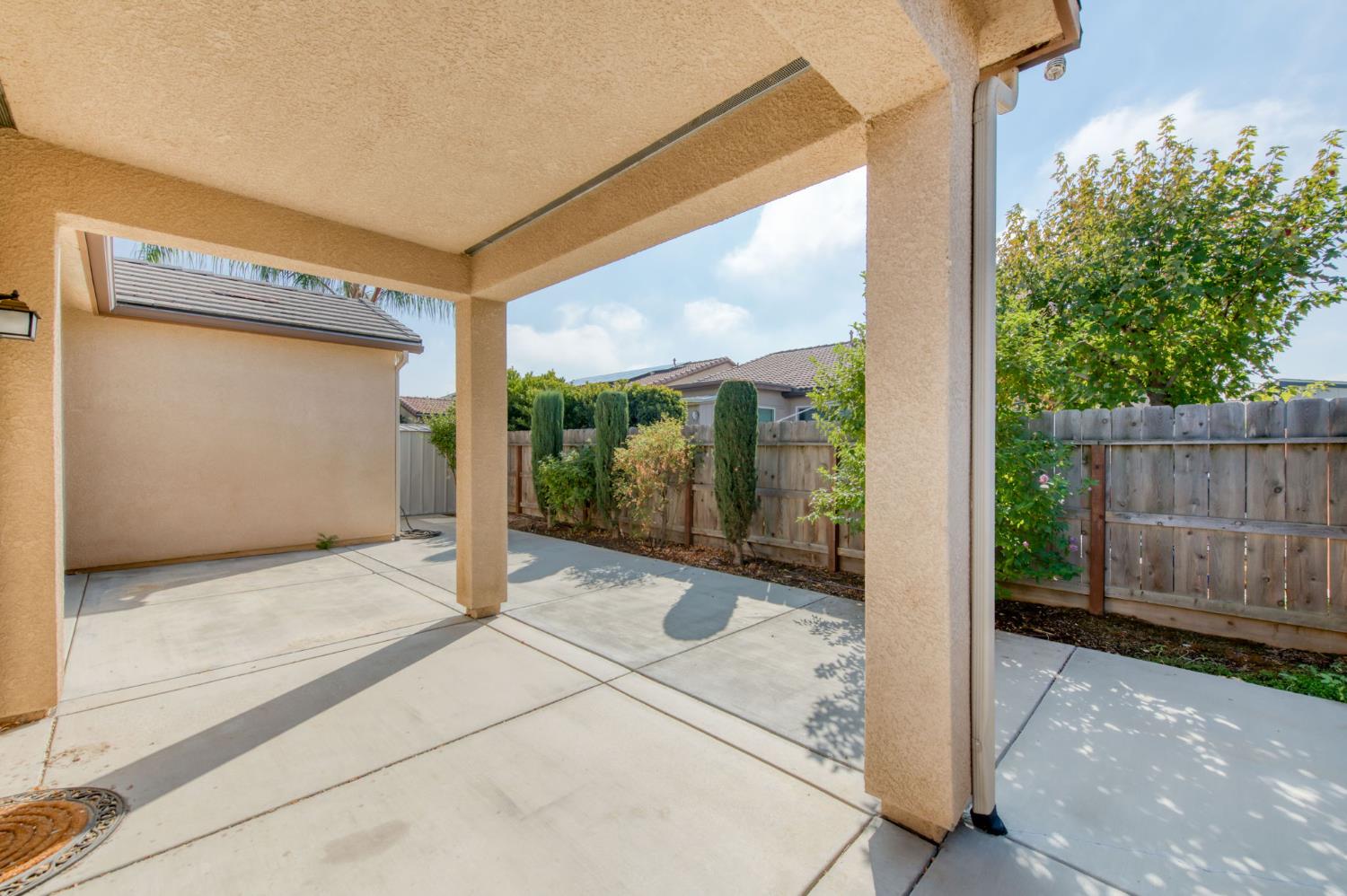 3460 Griffith Ave, Clovis, CA 93619