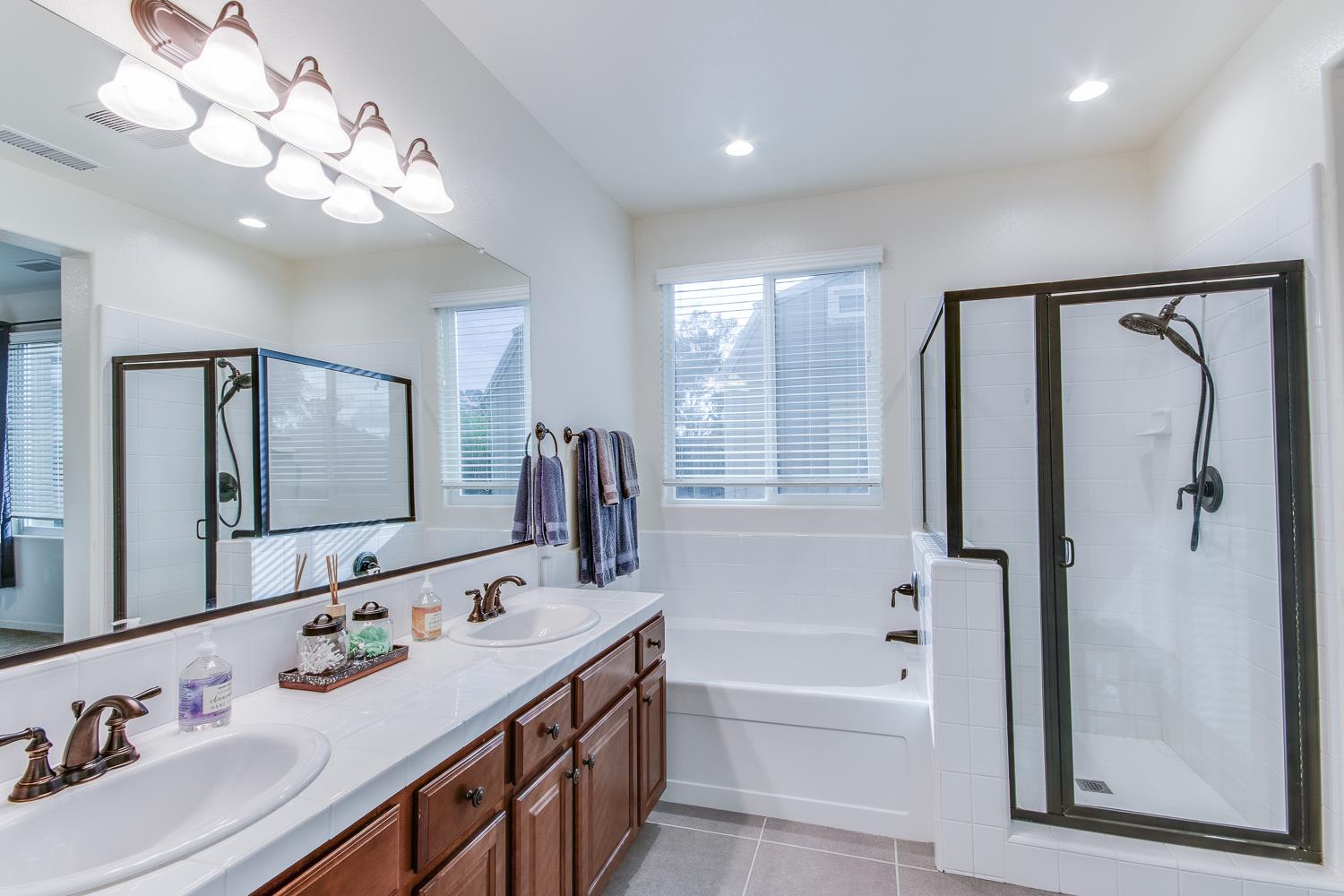 3918 Portals Ave, Clovis, CA 93619