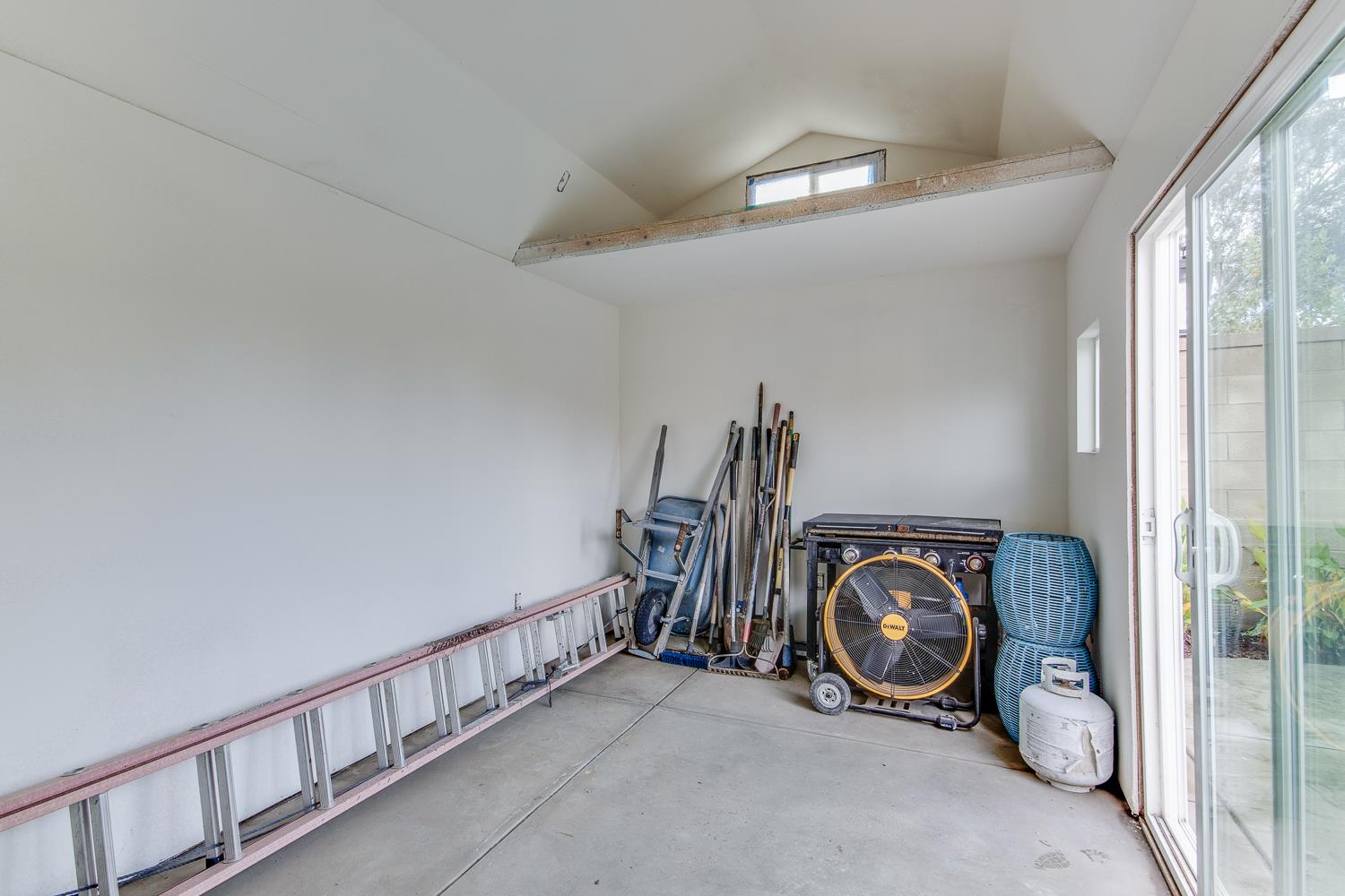 3918 Portals Ave, Clovis, CA 93619