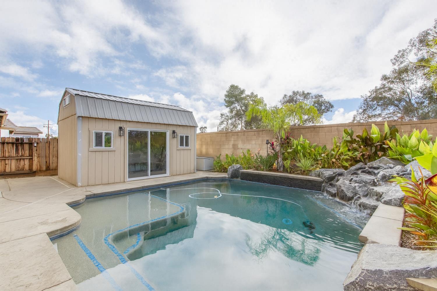 3918 Portals Ave, Clovis, CA 93619