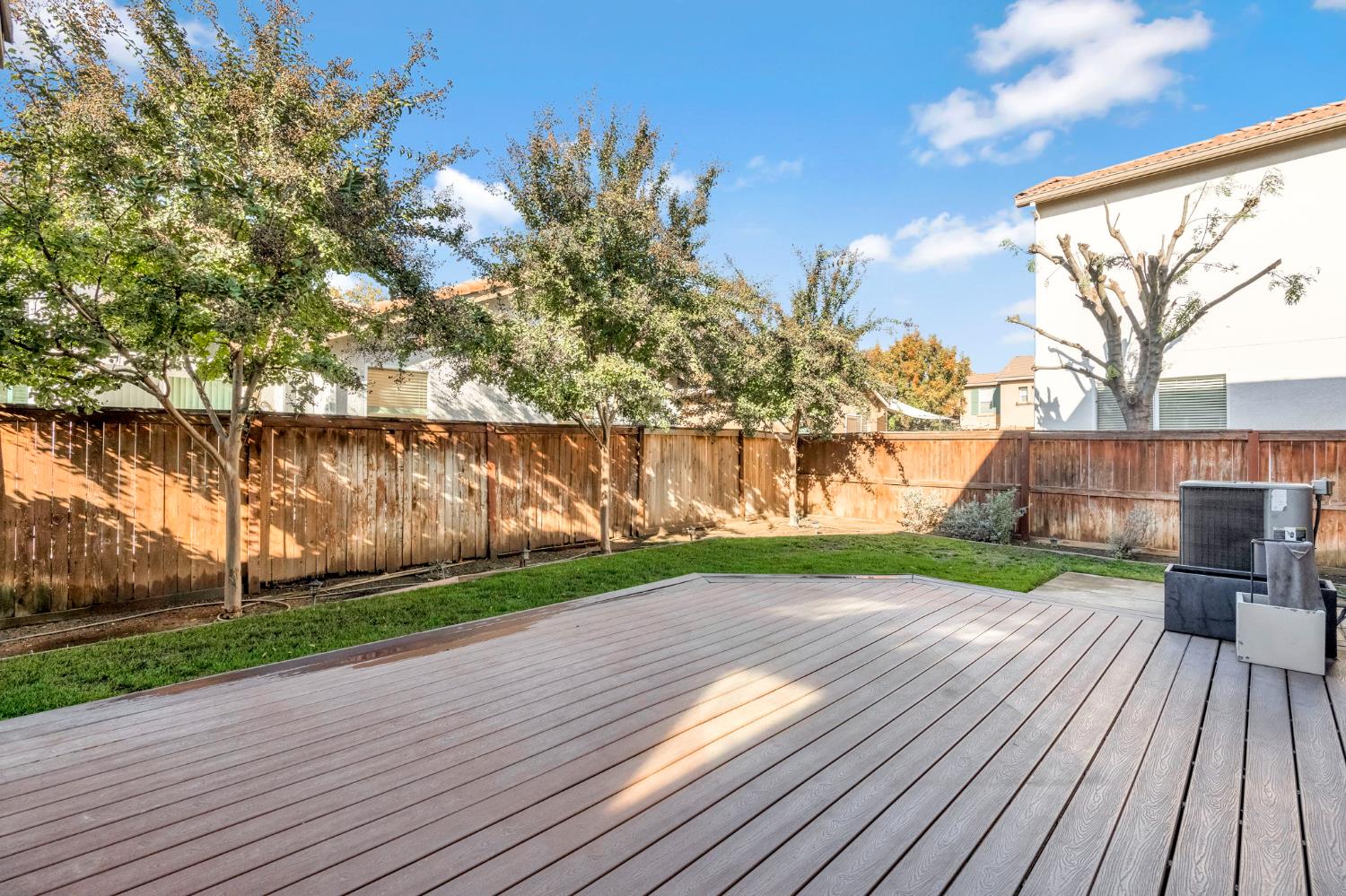 1856 N La Rue Ln, Clovis, CA 93619