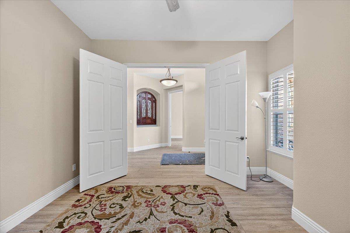 174 N Lind Ave, Clovis, CA 93612