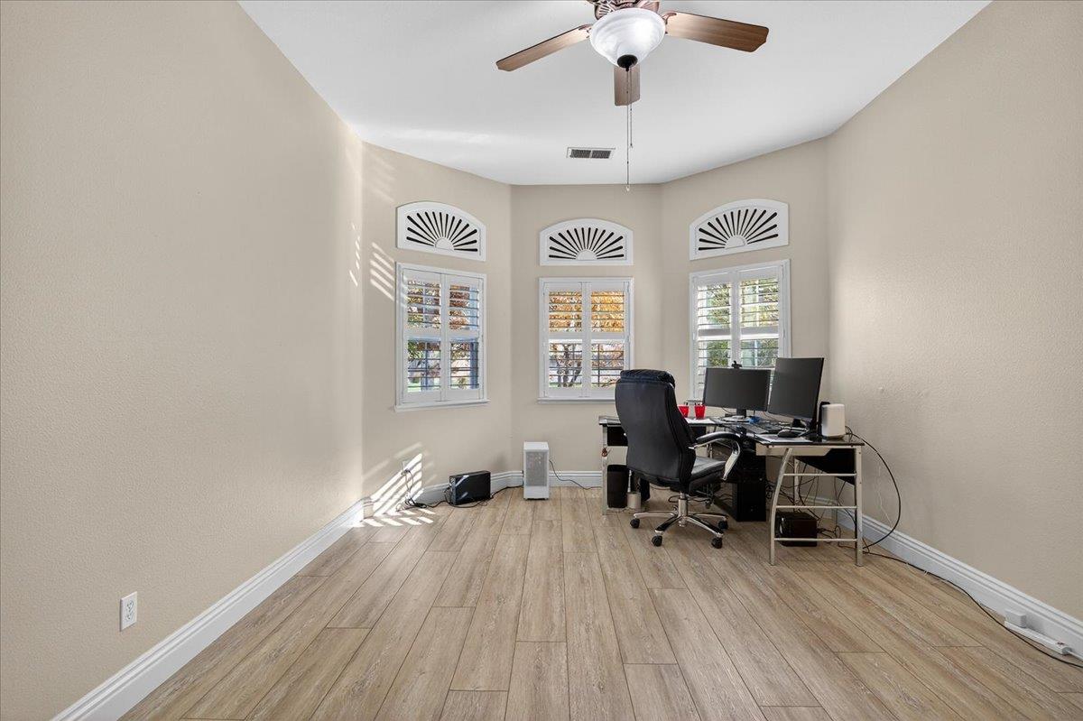 174 N Lind Ave, Clovis, CA 93612