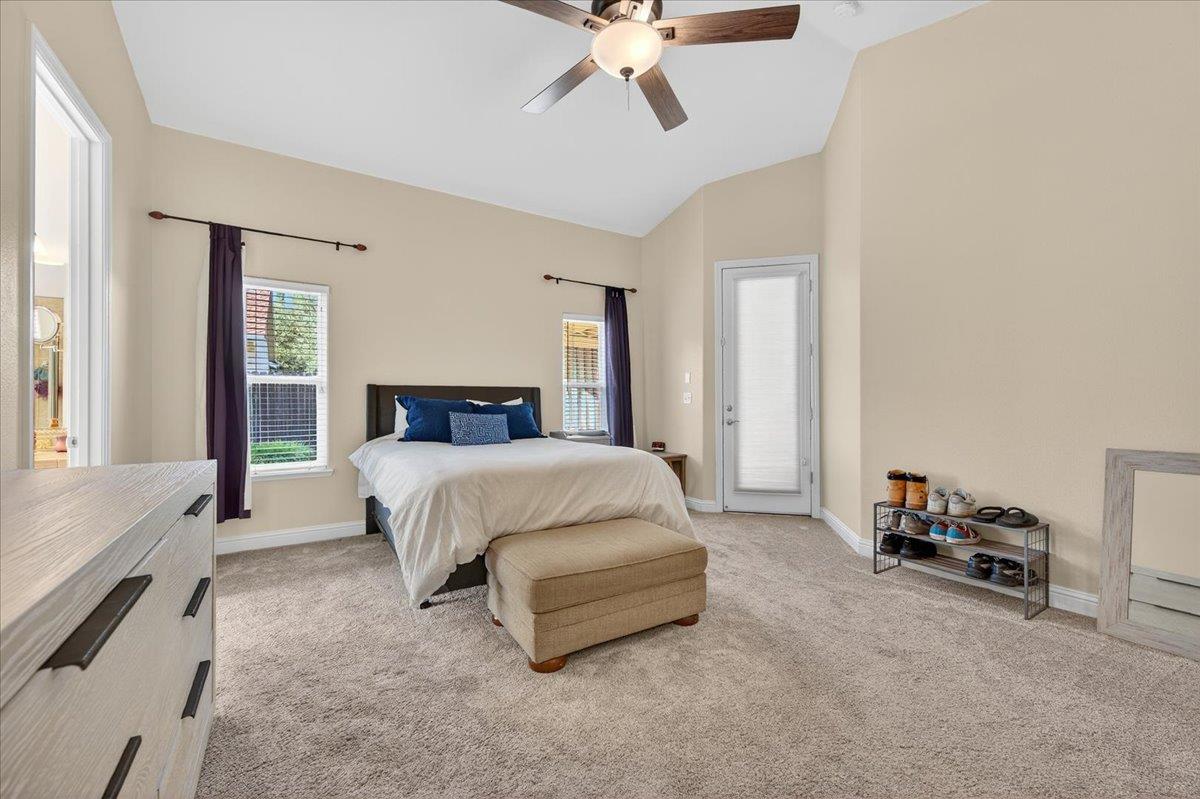 174 N Lind Ave, Clovis, CA 93612