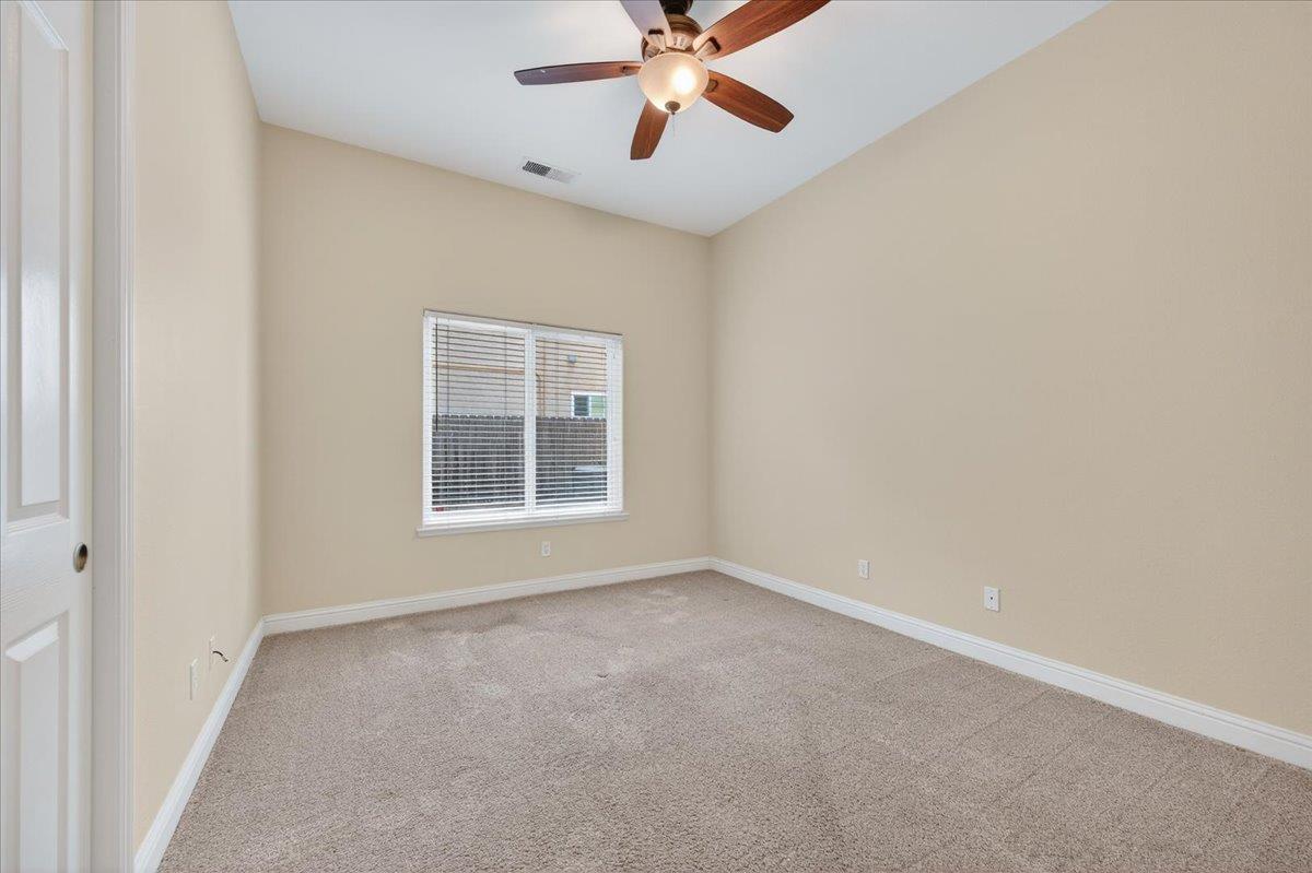 174 N Lind Ave, Clovis, CA 93612