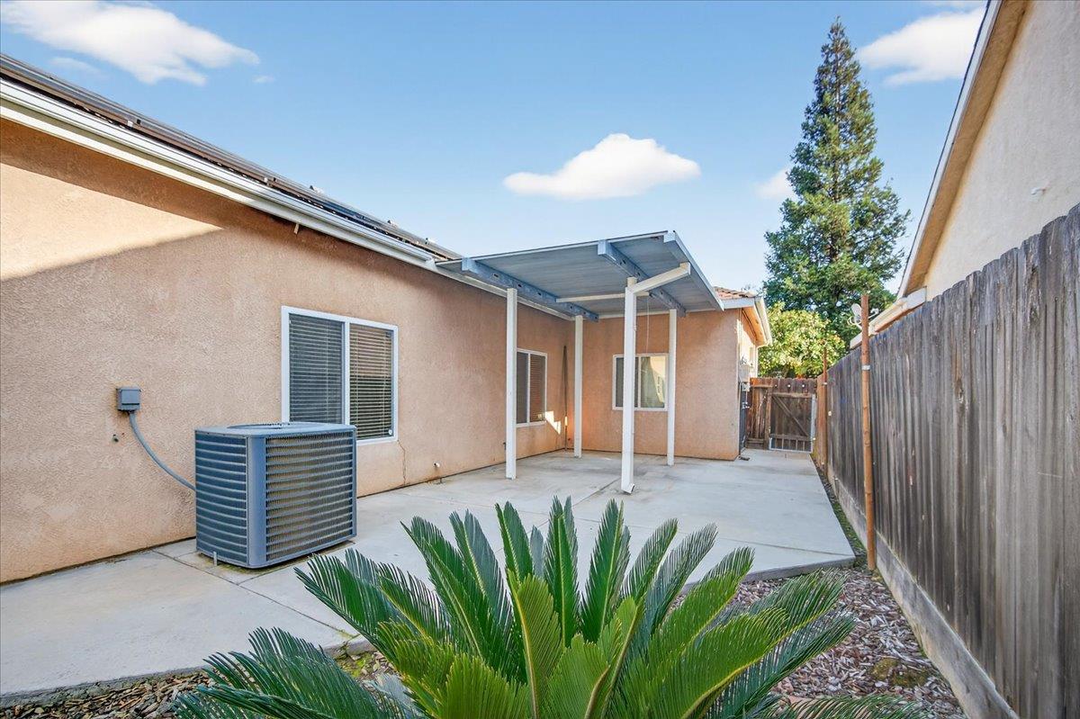 174 N Lind Ave, Clovis, CA 93612