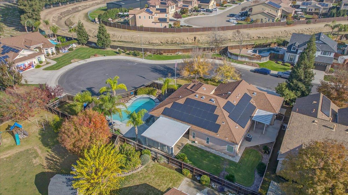 174 N Lind Ave, Clovis, CA 93612