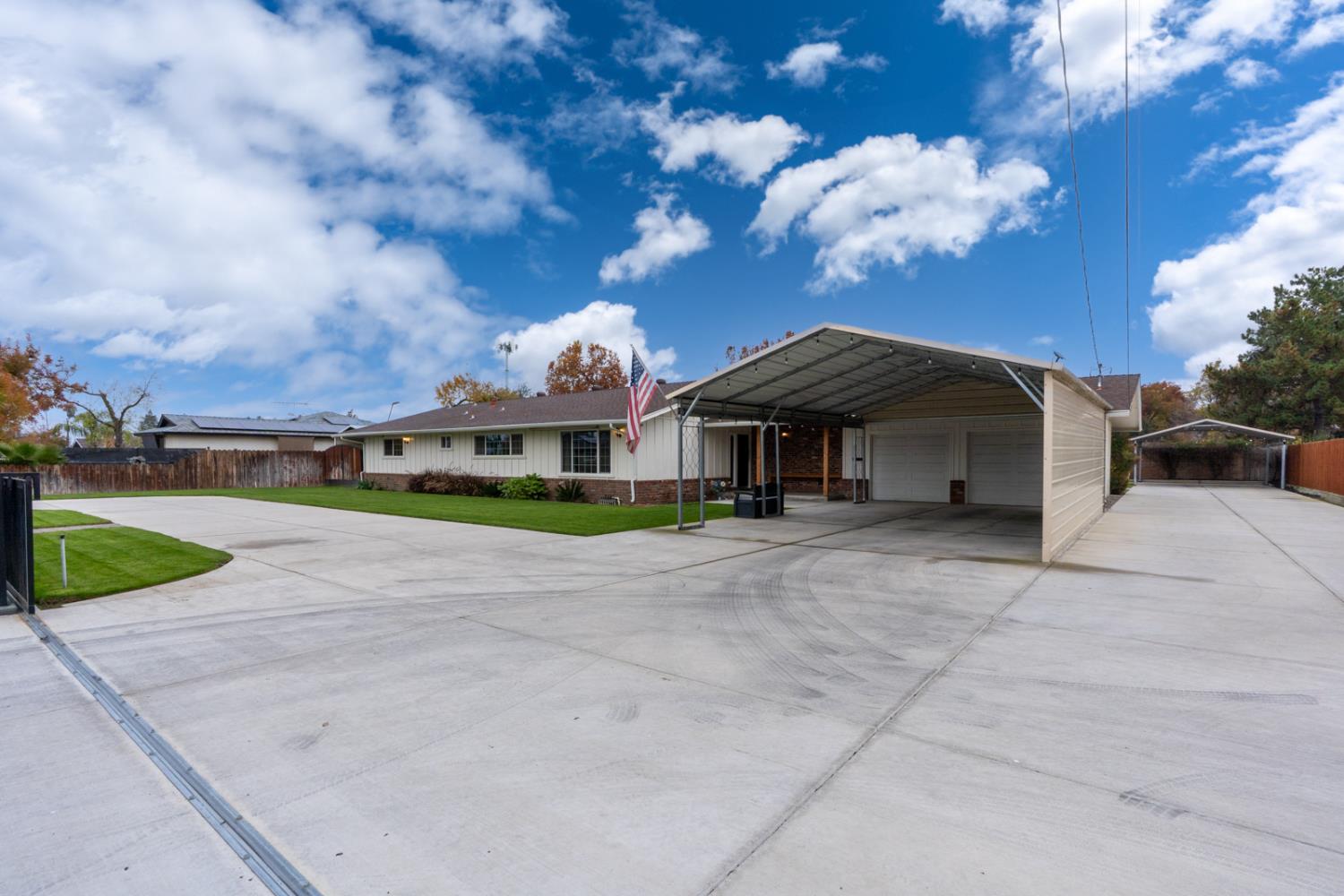 2893 Helm Ave, Clovis, CA 93612