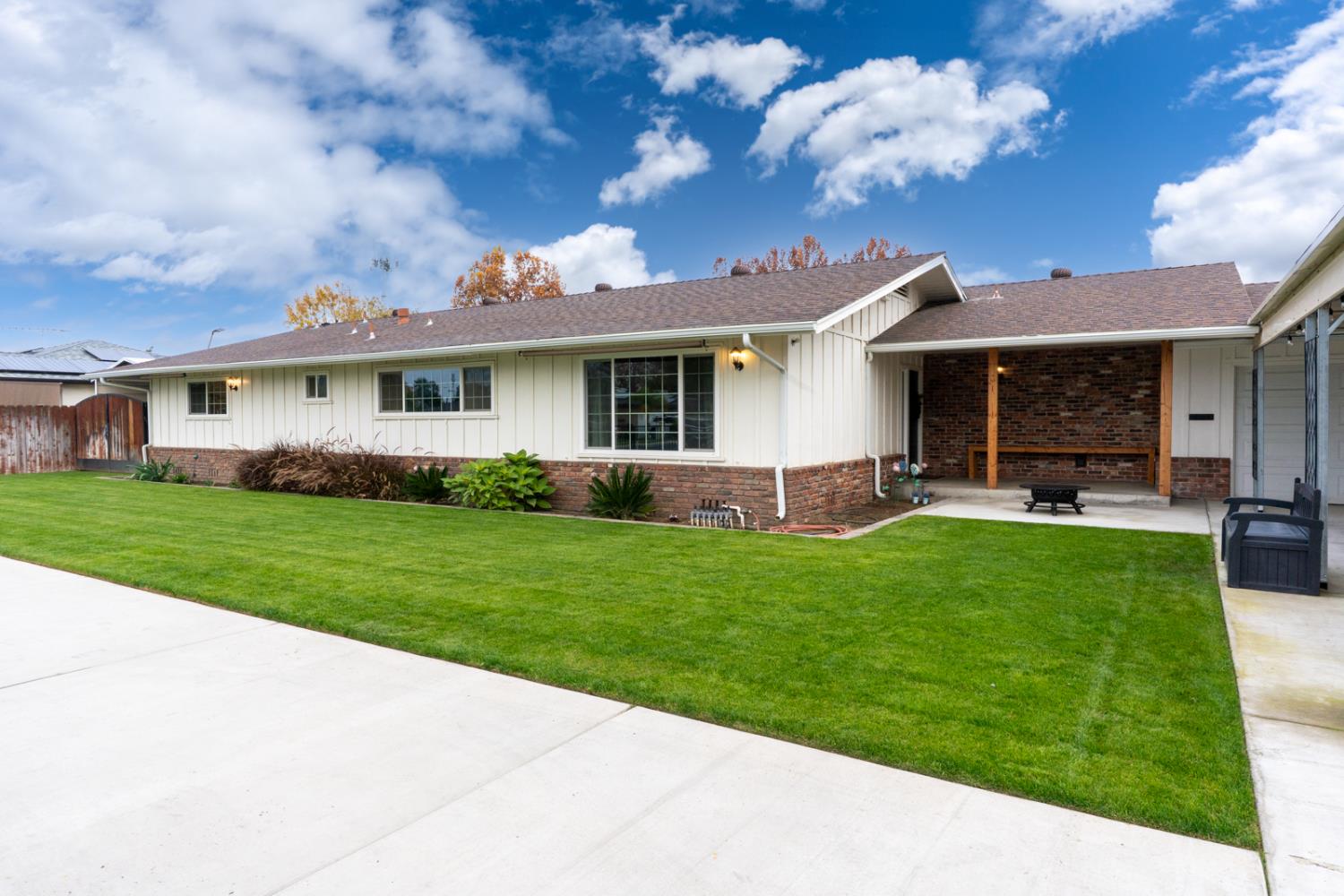 2893 Helm Ave, Clovis, CA 93612