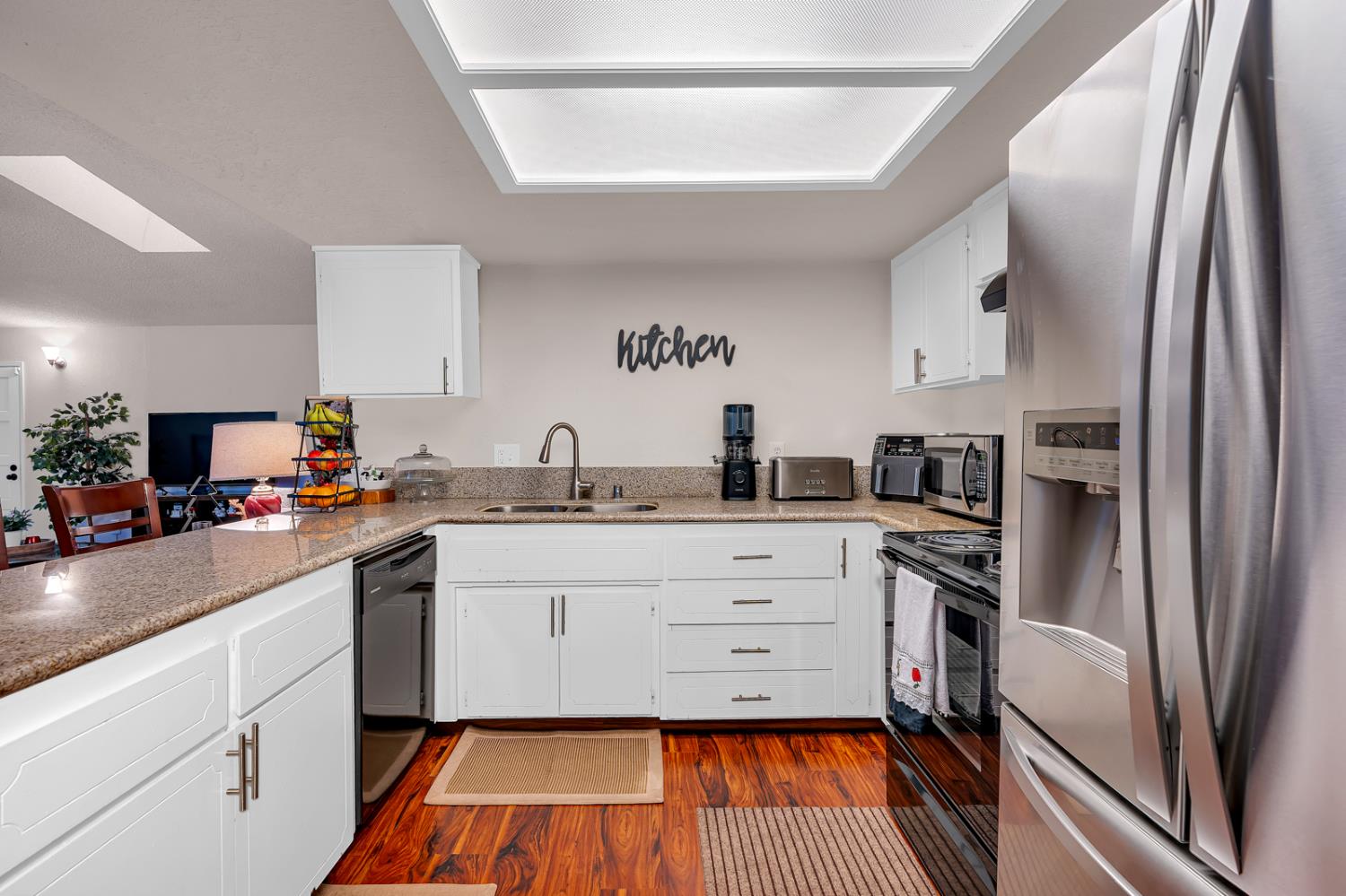 2893 Helm Ave, Clovis, CA 93612