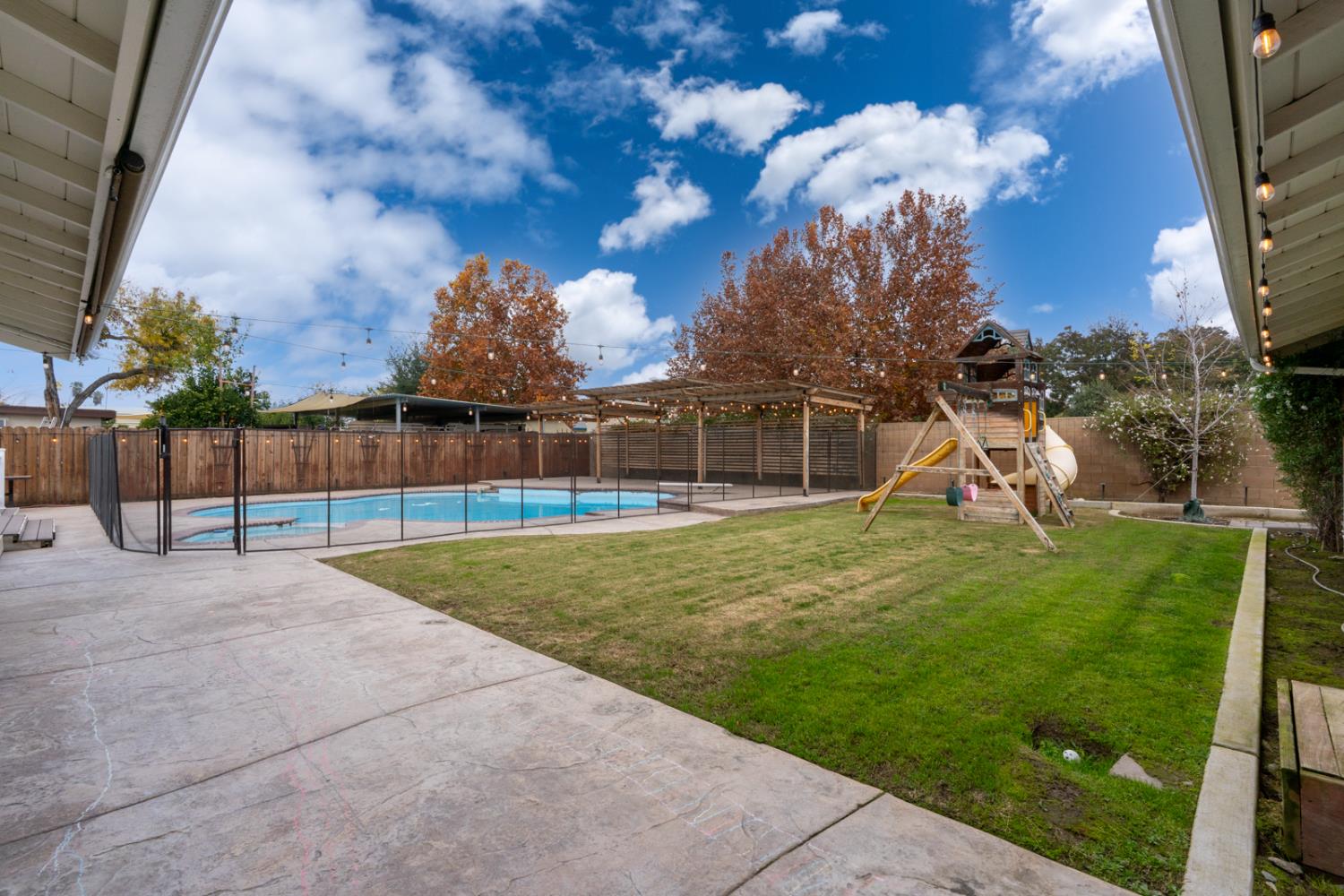 2893 Helm Ave, Clovis, CA 93612