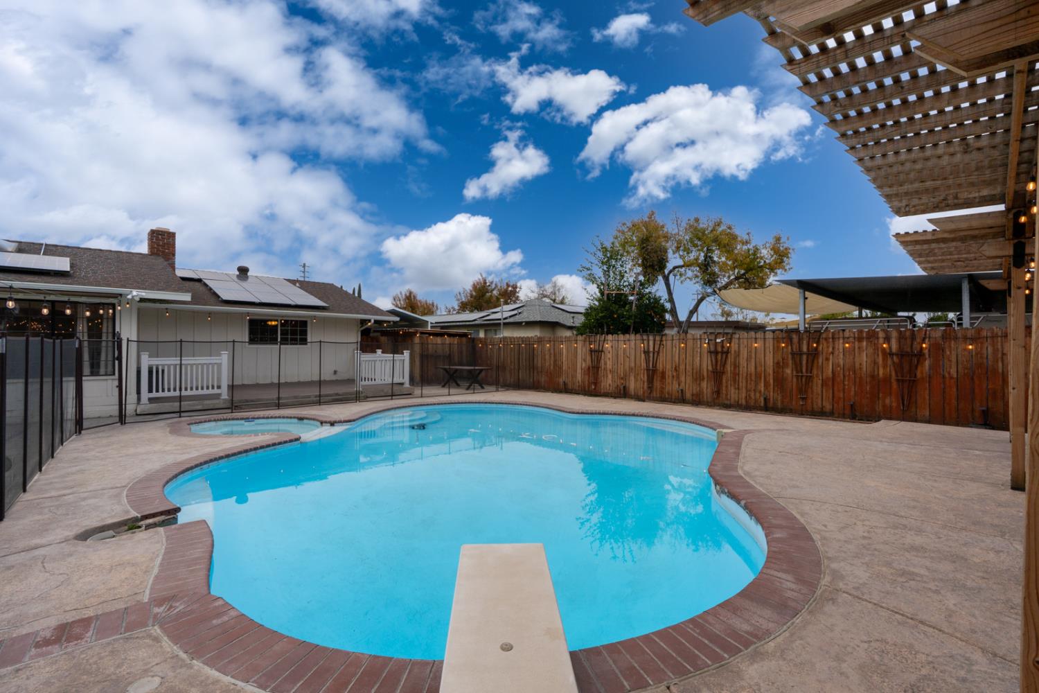 2893 Helm Ave, Clovis, CA 93612