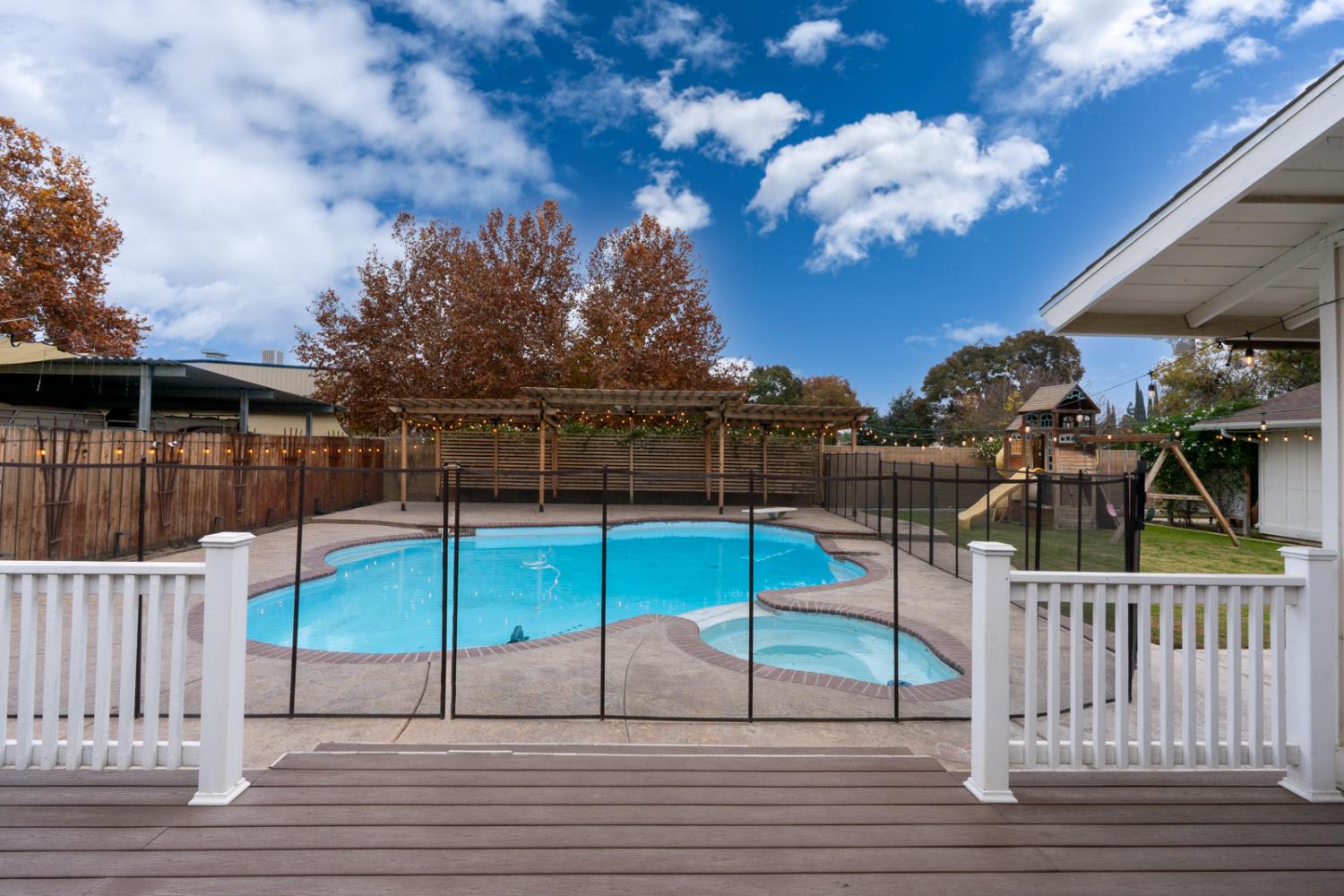 2893 Helm Ave, Clovis, CA 93612