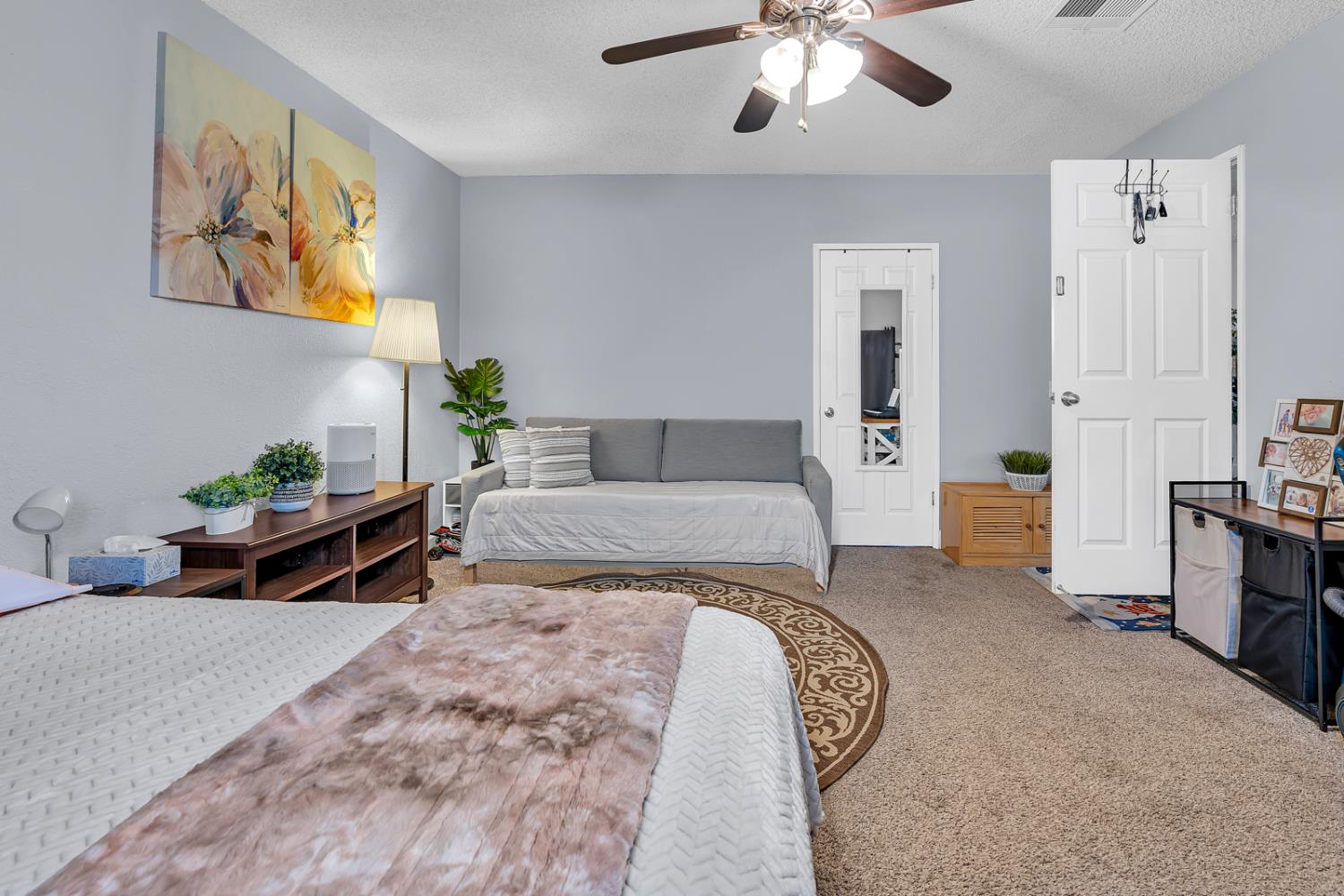 2893 Helm Ave, Clovis, CA 93612