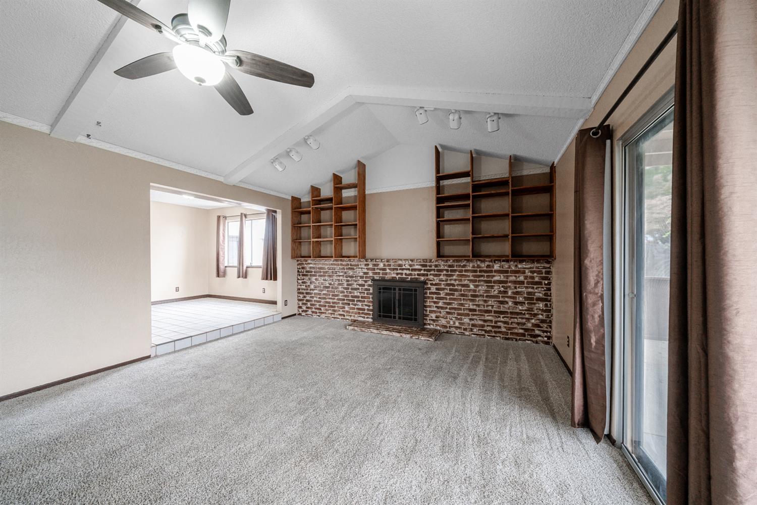 1721 Beverly Ave, Clovis, CA 93611