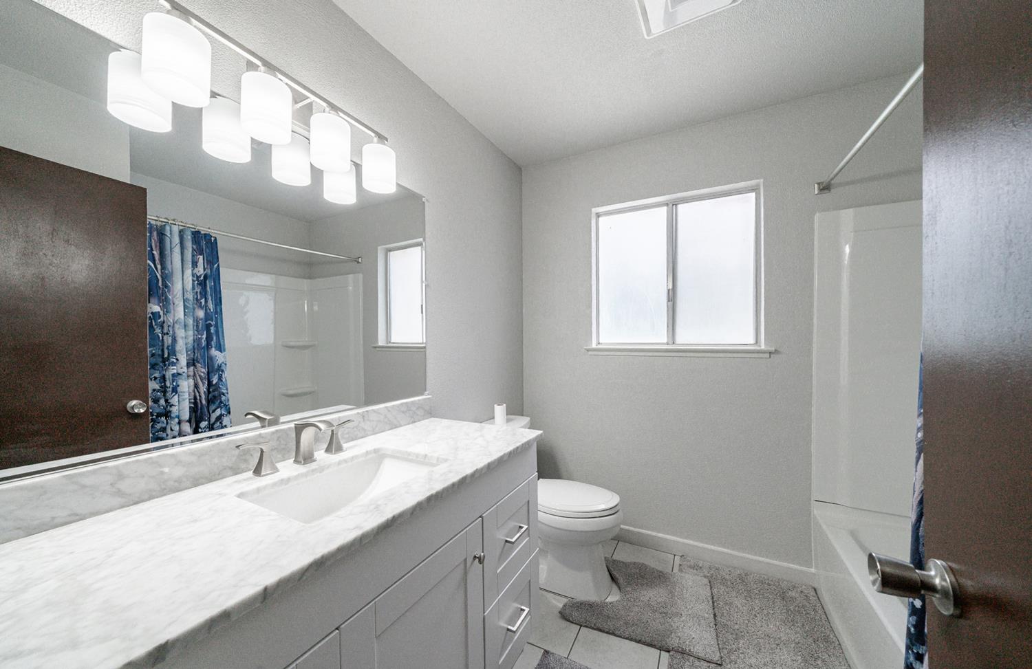 1721 Beverly Ave, Clovis, CA 93611