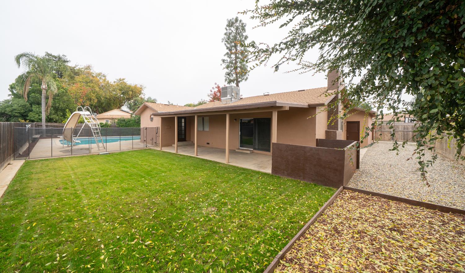 1721 Beverly Ave, Clovis, CA 93611